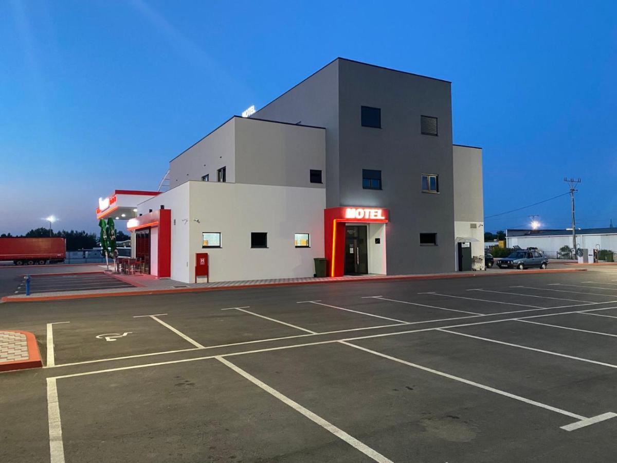 Belamionix Motel Bosanski Samac Exterior foto